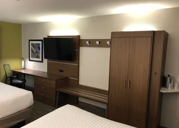 Holiday Inn Express Arlington by IHG hotel thumbnail 3