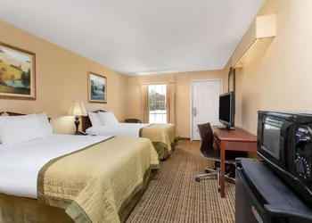 Baymont by Wyndham Easley/Greenville hotel thumbnail 7