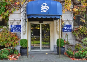 Sylvia Hotel hotel thumbnail 3