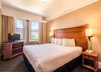 Sylvia Hotel hotel thumbnail 7