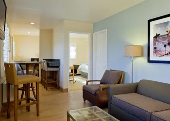 PB Surf Beachside Inn hotel thumbnail 4