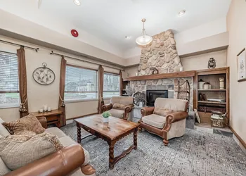 Stony Plain Inn and Suites hotel thumbnail 5