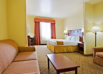 Holiday Inn Express & Suites Levelland by IHG hotel thumbnail 4