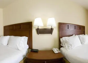 Holiday Inn Express & Suites Levelland by IHG hotel thumbnail 7