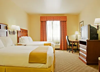Holiday Inn Express & Suites Levelland by IHG hotel thumbnail 8