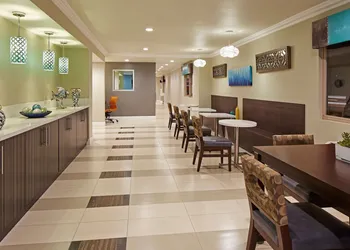 Eden Roc Inn & Suites hotel thumbnail 3