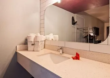 Downtown Phoenix Hotel hotel thumbnail 8