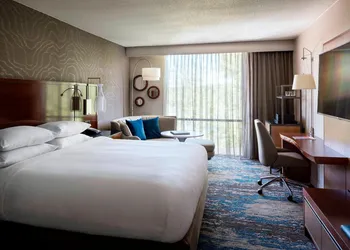 Boston Marriott Newton hotel thumbnail 4