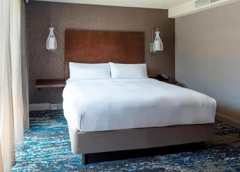 Boston Marriott Newton hotel thumbnail 5