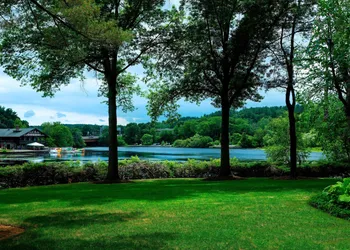Boston Marriott Newton hotel thumbnail 7