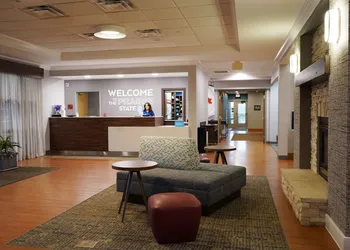 Hampton Inn & Suites Chicago/Aurora hotel thumbnail 3