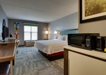 Hampton Inn & Suites Chicago/Aurora hotel thumbnail 8