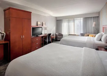Courtyard by Marriott Republic Aprt Long Island/Farmingdale hotel thumbnail 5