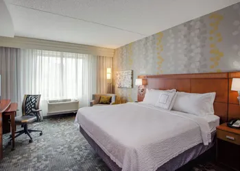 Courtyard by Marriott Republic Aprt Long Island/Farmingdale hotel thumbnail 7