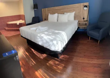 Park Inn - by Choice Hotels, Sydney hotel thumbnail 8