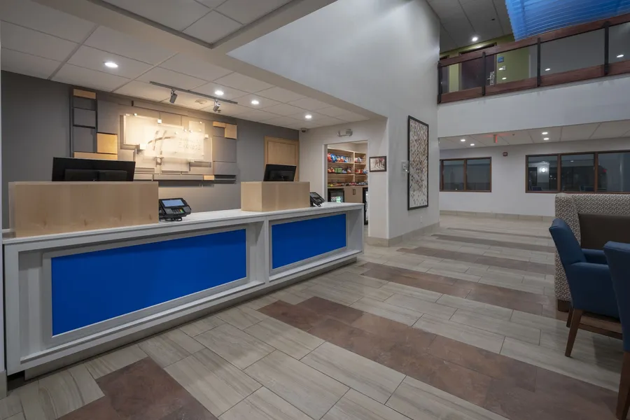 Holiday Inn Express Minneapolis/Coon Rapids/Blaine by IHG hotel detail image 2