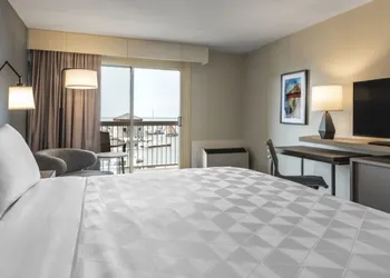 Holiday Inn Kingston Waterfront by IHG hotel thumbnail 3