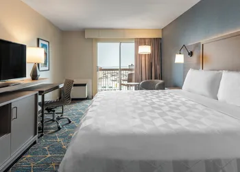 Holiday Inn Kingston Waterfront by IHG hotel thumbnail 6