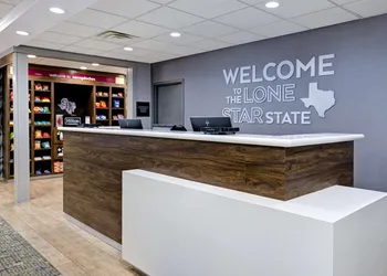 Hampton Inn & Suites Nacogdoches hotel thumbnail 2