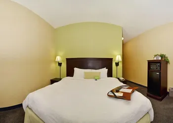 Hampton Inn & Suites Nacogdoches hotel thumbnail 5