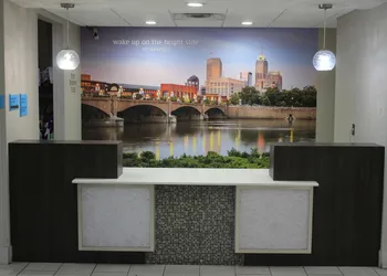 La Quinta Inn & Suites by Wyndham Indianapolis Downtown hotel thumbnail 4