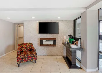 Quality Inn Peterborough hotel thumbnail 5