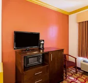 Quality Suites Lubbock Southwest hotel detail image 5