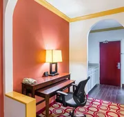 Quality Suites Lubbock Southwest hotel detail image 7