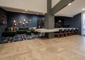 DoubleTree by Hilton Hotel Bakersfield hotel thumbnail 2