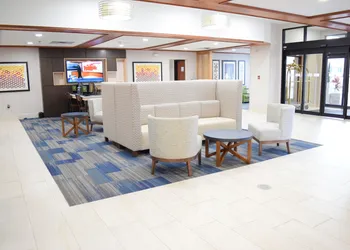 Holiday Inn Express Hotel & Suites West I 10 by IHG hotel thumbnail 3
