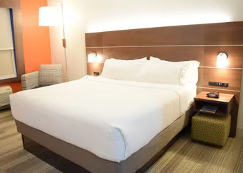 Holiday Inn Express Hotel & Suites West I 10 by IHG hotel thumbnail 4