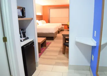 Holiday Inn Express Hotel & Suites West I 10 by IHG hotel thumbnail 6