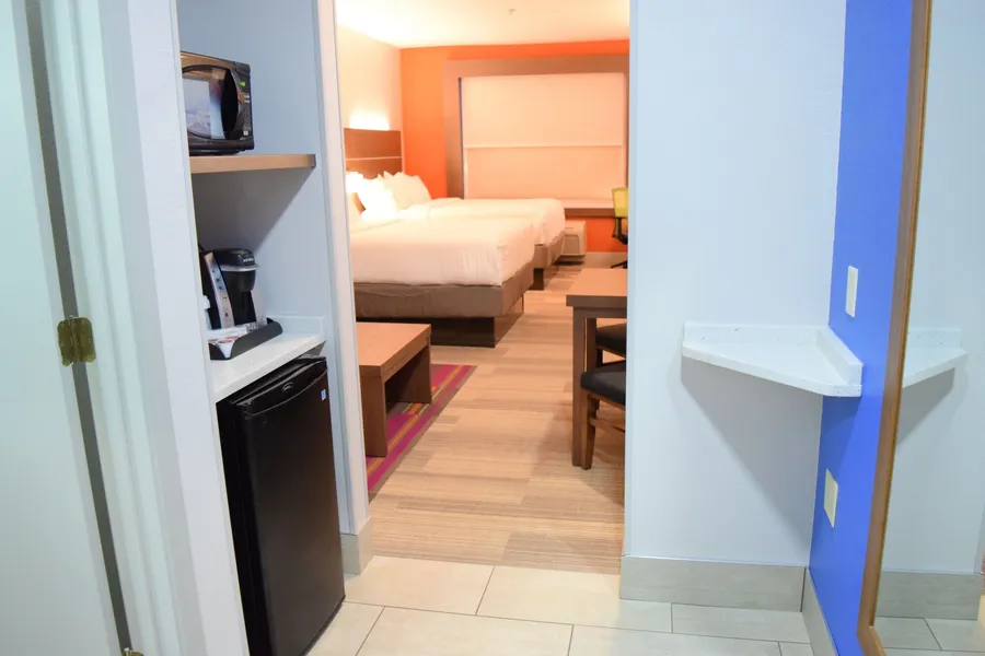 Holiday Inn Express Hotel & Suites West I 10 by IHG hotel detail image 6