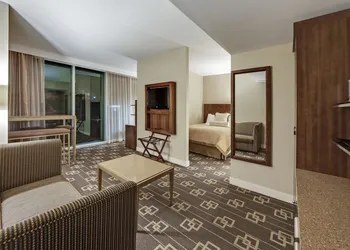 Wyndham Garden Chinatown hotel thumbnail 2