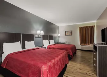 Econo Lodge Inn & Suites Diamondhead hotel thumbnail 7