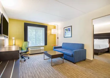 Holiday Inn Express and Suites Albany Airport- Wolf Road by IHG hotel thumbnail 7