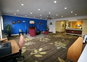 Days Inn by Wyndham Lehi hotel thumbnail 2