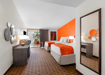 Howard Johnson by Wyndham Vero Beach / Downtown hotel thumbnail 8