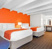 Howard Johnson by Wyndham Vero Beach / Downtown hotel detail image 5