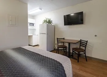 Suburban Studios Winston Salem-University Parkway hotel thumbnail 3