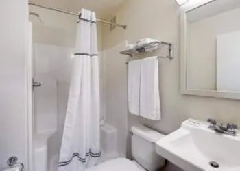 Suburban Studios Winston Salem-University Parkway hotel thumbnail 7