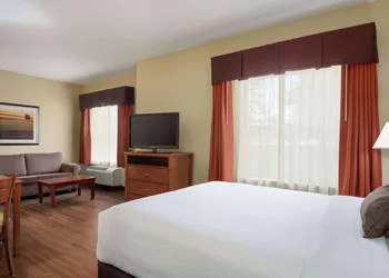 Days Inn & Suites by Wyndham Sherwood Park Edmonton hotel thumbnail 4