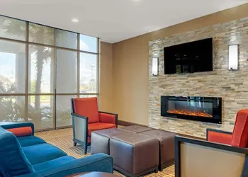 Comfort Suites Byron Warner Robins hotel thumbnail 5