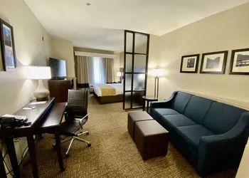 Comfort Suites Byron Warner Robins hotel thumbnail 8