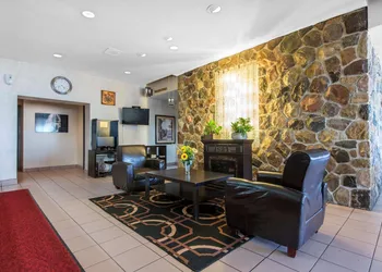 Econo Lodge hotel thumbnail 3