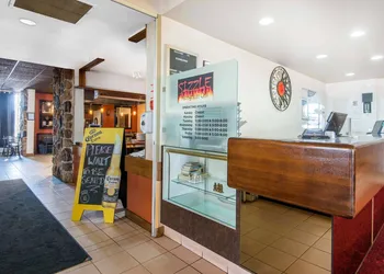 Econo Lodge hotel thumbnail 7