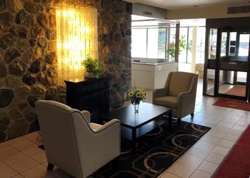 Econo Lodge hotel thumbnail 8