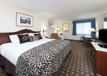Baymont by Wyndham Osage Beach hotel thumbnail 5