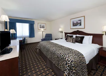 Baymont by Wyndham Osage Beach hotel thumbnail 6