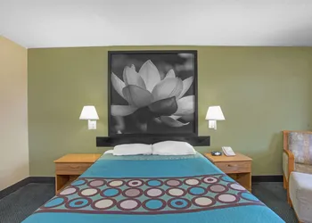 Super 8 by Wyndham Dunn hotel thumbnail 6